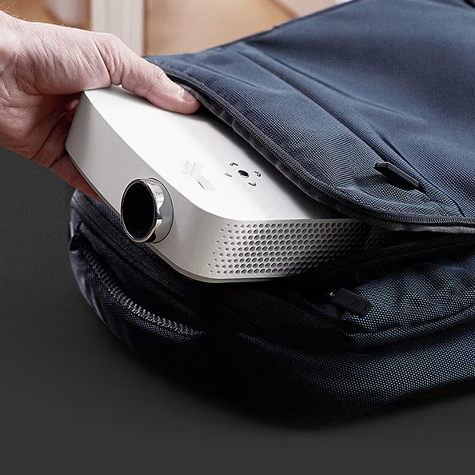 LG PF50K Full HD 600 Lumens LED Projector With Built-in Battery